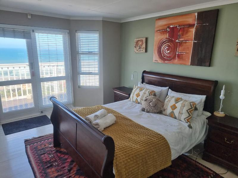 To Let 6 Bedroom Property for Rent in Outeniqua Strand Western Cape